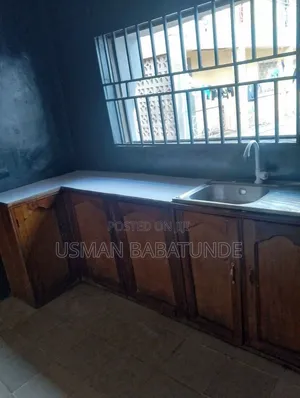 3bdrm Apartment in Usmanty, Ilorin South for rent