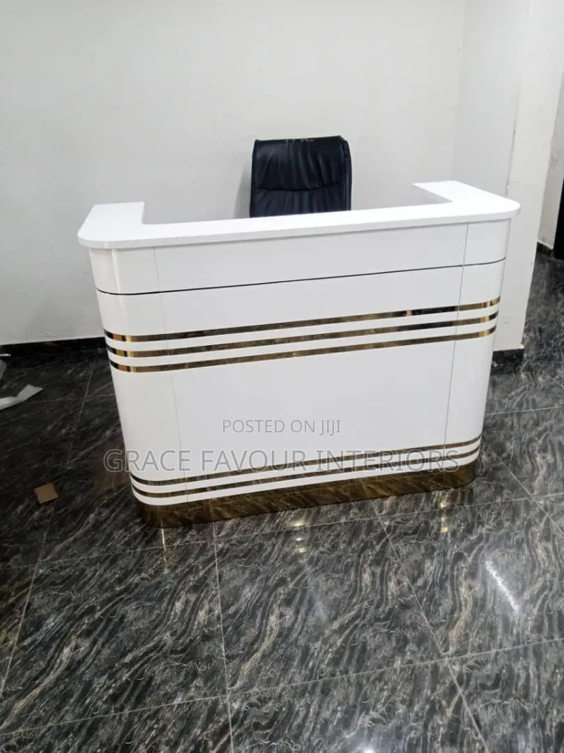 Glossy Reception Desk