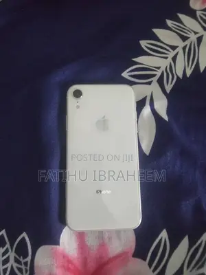 Apple iPhone XR 64 GB White