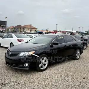 Toyota Camry SE 4dr Sedan (2.5L 4cyl 6A) 2013 Black