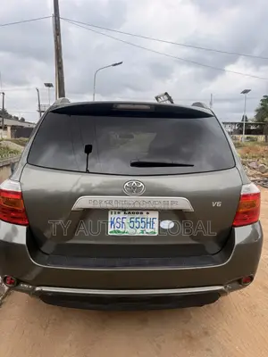 Toyota Highlander Sport 2010 Green