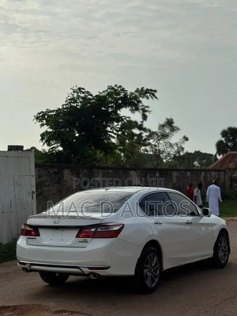 Honda Accord 2013 White