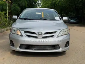 Toyota Corolla LE 4dr Sedan (1.8L 4cyl 4A) 2012 Silver