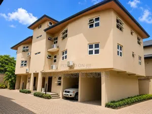3bdrm Apartment in Oniru Road Victoria for sale