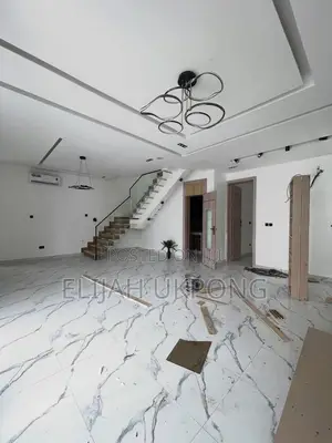 5bdrm Mansion in Chevron for rent