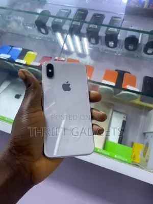 Apple iPhone XS 64 GB White