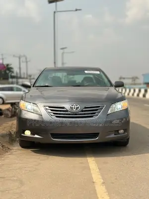 Toyota Camry XLE V6 4dr Sedan (3.5L 6cyl 6AM) 2009 Gray