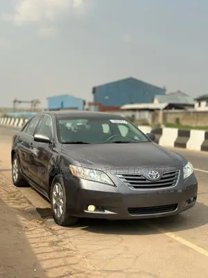 Toyota Camry XLE V6 4dr Sedan (3.5L 6cyl 6AM) 2009 Gray