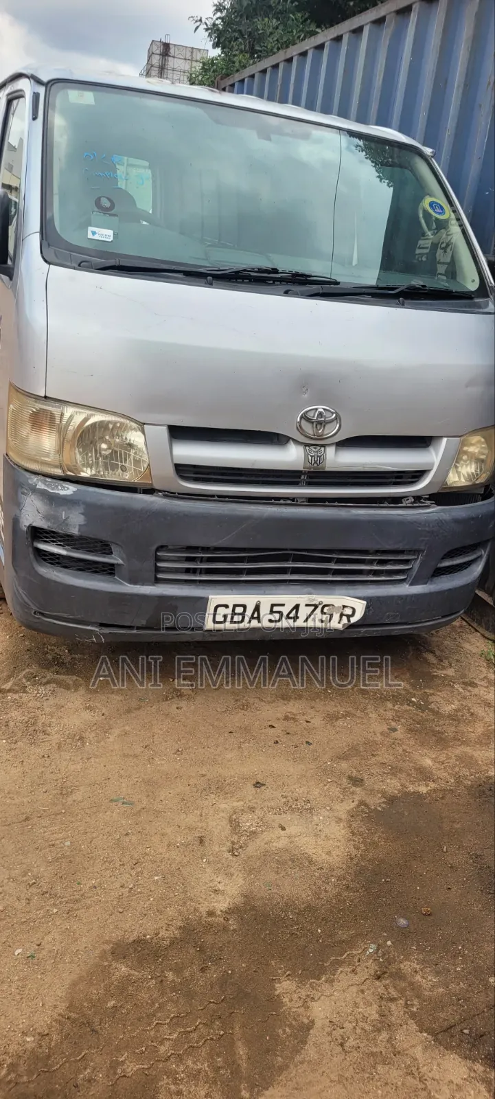 Toyota HiAce 2000 White