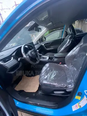 Toyota RAV4 2019 Blue