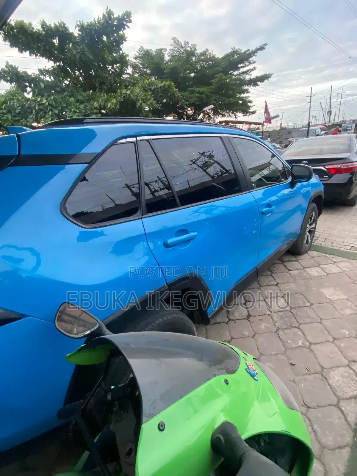 Toyota RAV4 2019 Blue