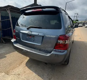 Toyota Highlander 2004 Blue