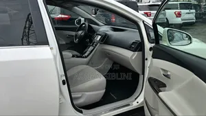 Toyota Venza LE 4dr Wagon (2.7L 4cyl 6A) 2014 White