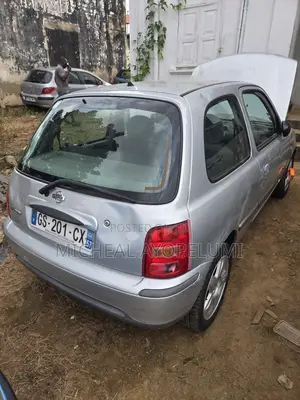 Nissan Micra 2000 Gray