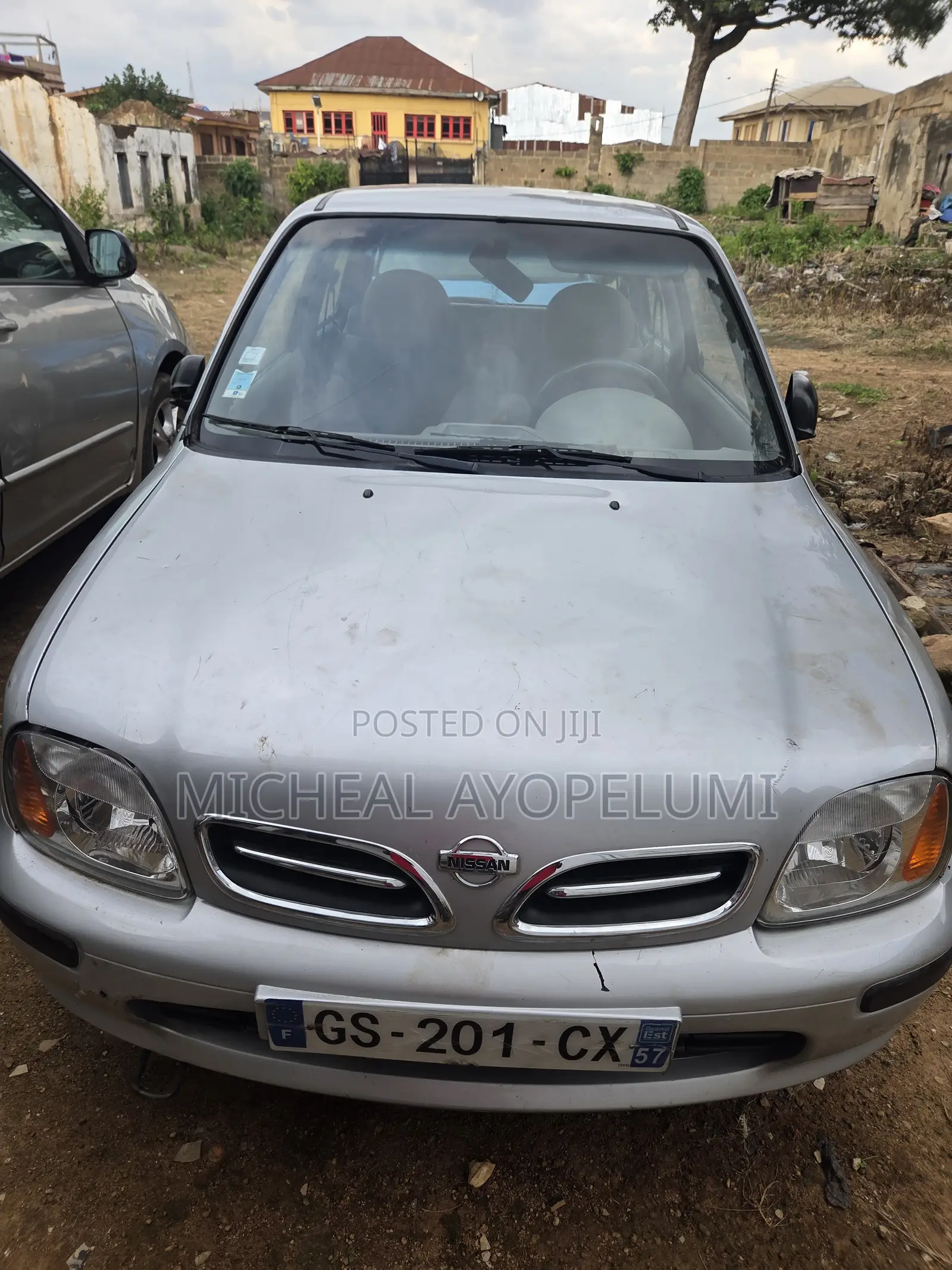 Nissan Micra 2000 Gray