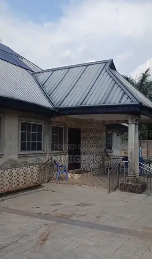 5bdrm Bungalow in Gotin Nigeria Ltd, Benin City for sale