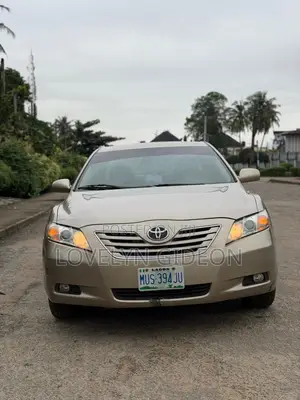 Toyota Camry 2009 Gold