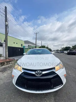 Toyota Camry 2016 White