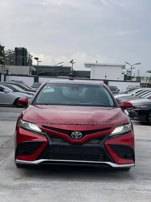 Toyota Camry XSE 2021 Red