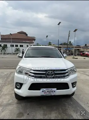 Toyota Hilux 2009 White