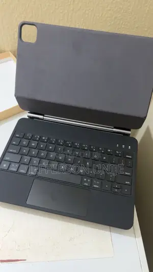 Apple Magic Keyboard Case for iPad Pro 11” / iPad Air