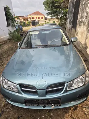 Nissan Almera 2000 Green