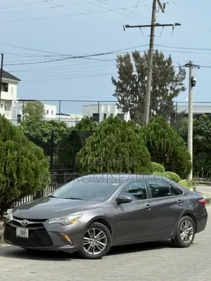 Toyota Camry SE 4dr Sedan (2.5L 4cyl 6A) 2015 Gray