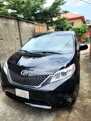 Toyota Sienna 2013 Black