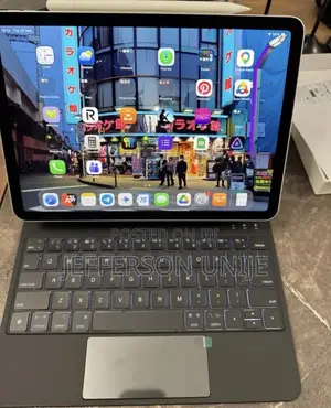 Apple Magic Keyboard Case for iPad Pro 11” / iPad Air