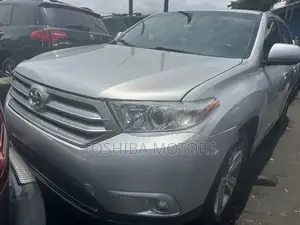 Toyota Highlander Limited 3.5l 4WD 2013 Silver