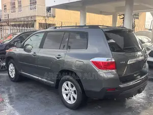 Toyota Highlander Limited 2012 Gray