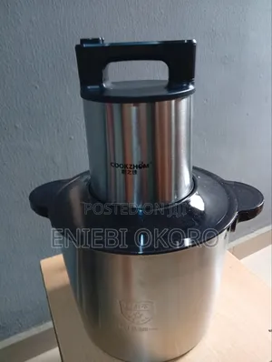 A 12 Litre Food Processor