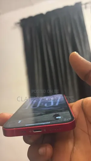 Apple iPhone 13 128 GB Red