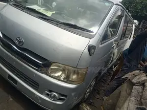 Toyota HiAce 2012 Silver
