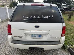 Ford Explorer 2004 White