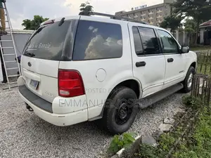 Ford Explorer 2004 White
