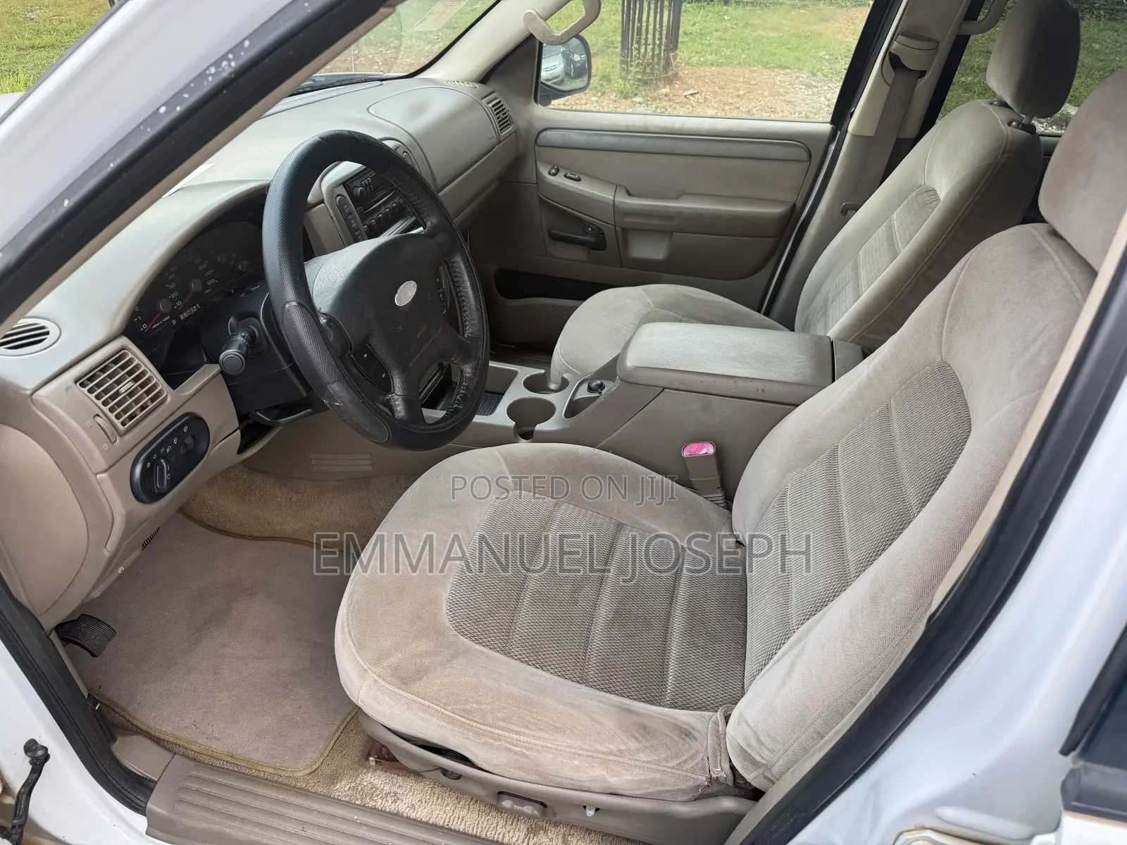 Ford Explorer 2004 White