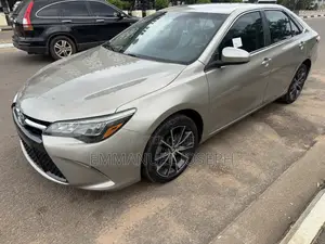 Toyota Camry 2016
