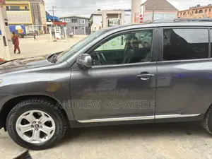 Toyota Highlander Limited 3.5l 4WD 2013 Gray