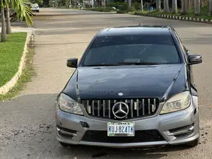 Mercedes-Benz C300 Luxury Sedan AWD (3.0L 6cyl 7A) 2008 Black