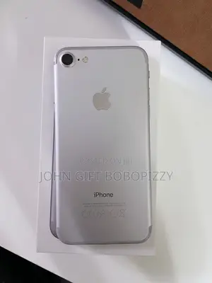 Apple iPhone 7 32 GB Silver