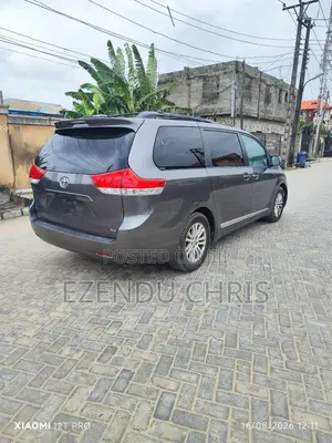 Toyota Sienna 2012 Gray