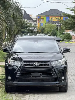 Toyota Highlander SE 4x4 V6 (3.5L 6cyl 8A) 2017 Black
