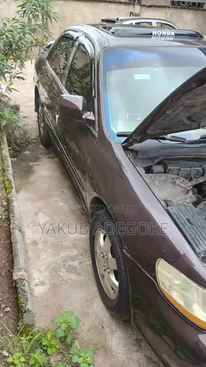 Honda Accord 2000 Brown