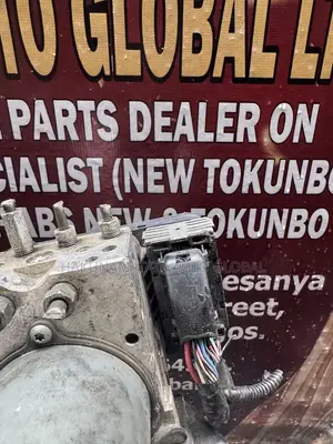 Toyota Highlander 2011–2012 ABS Module Pump –