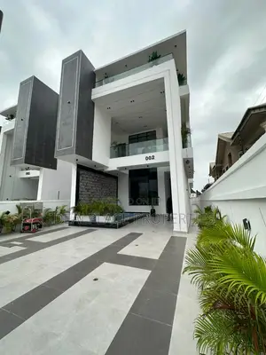 5bdrm Duplex in Ikota for sale