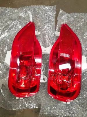 Avensis 2012 Reflector