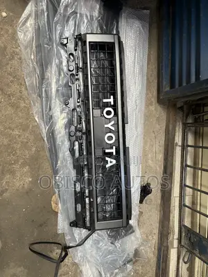 Toyota Prado 2024/2025 Front Grille