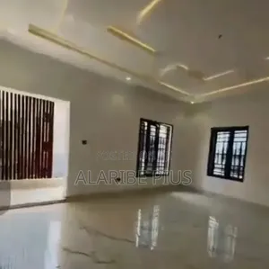 7bdrm Duplex in Not Estate, Utako for sale