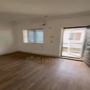 Mini Flat in Akoka for rent